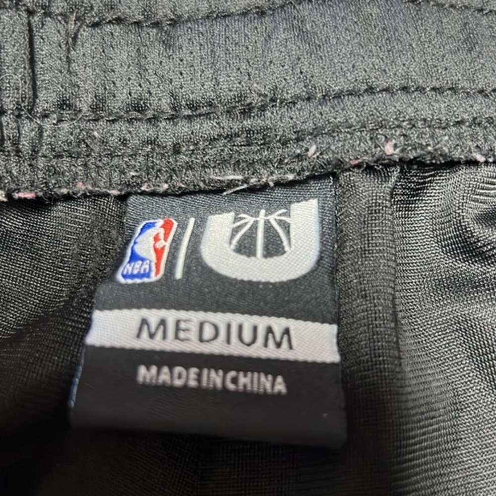 NBA - Picture 4 of 8